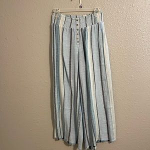 Indigo Rein linen blend flowy cropped pants.